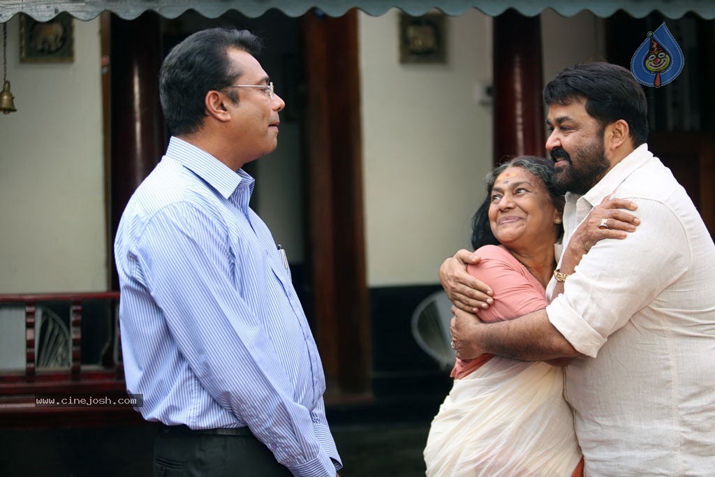 Vetrimaran IPS Tamil Movie Stills - 16 / 89 photos