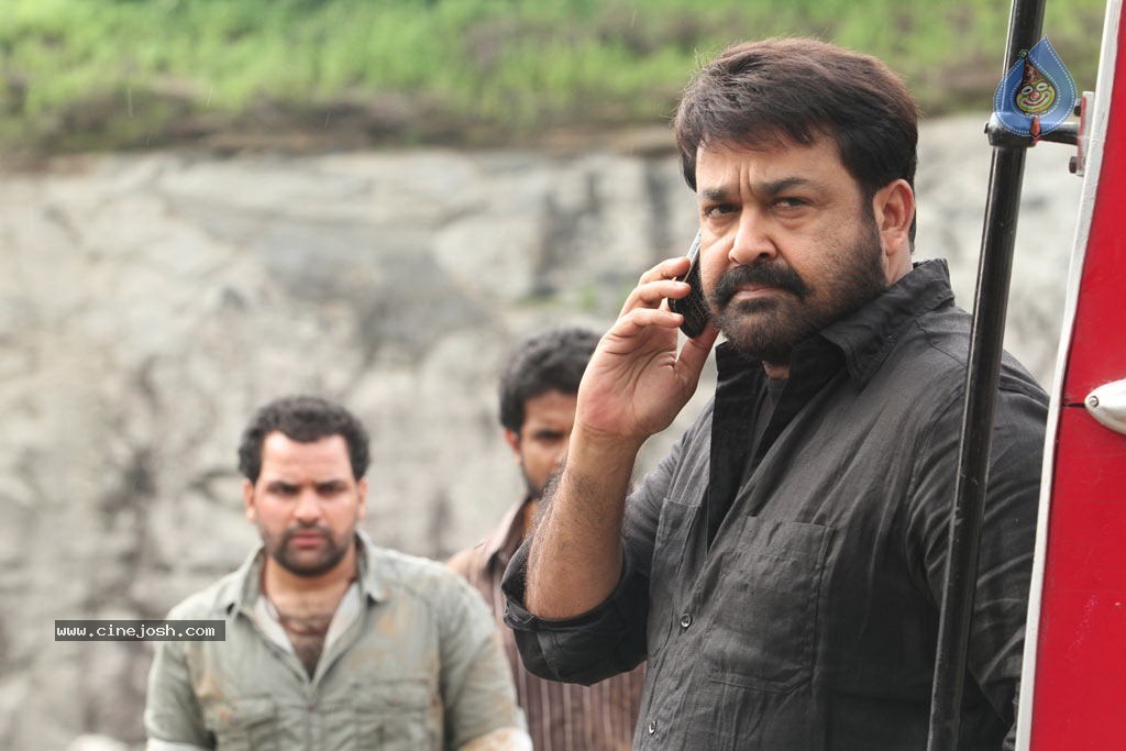 Vetrimaran IPS Tamil Movie Stills - 23 / 89 photos