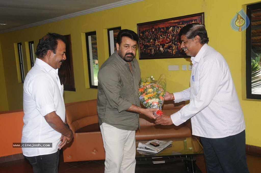Vetrimaran IPS Tamil Movie Stills - 74 / 89 photos