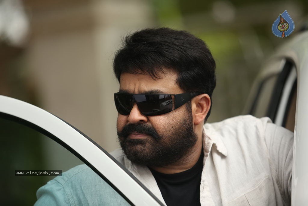 Vetrimaran IPS Tamil Movie Stills - 79 / 89 photos