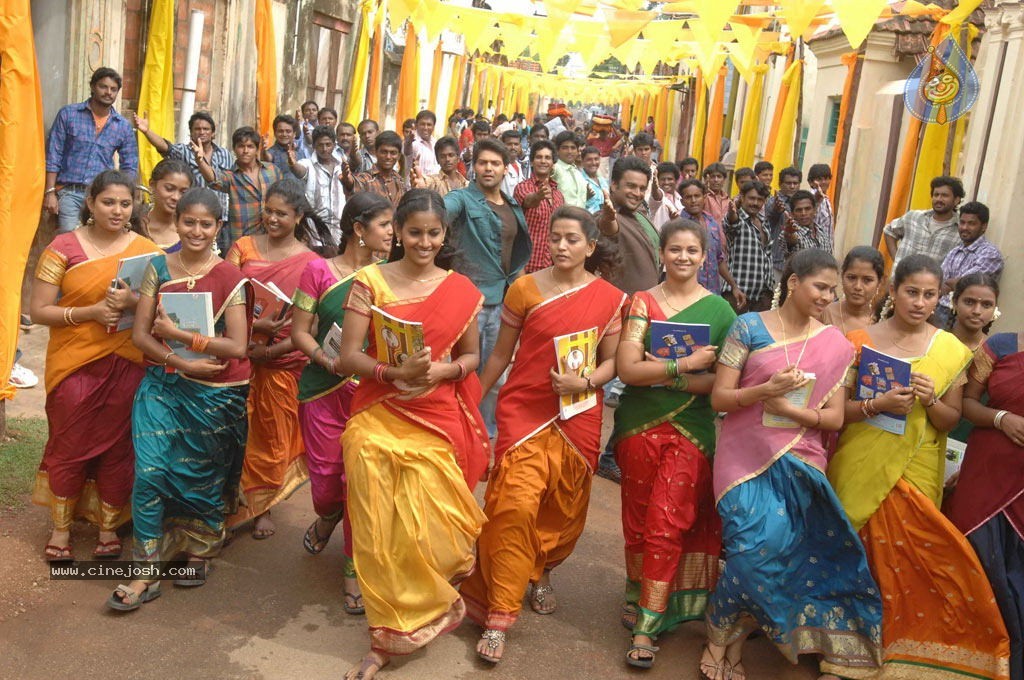 Vettai Tamil Movie New Stills - 11 / 32 photos