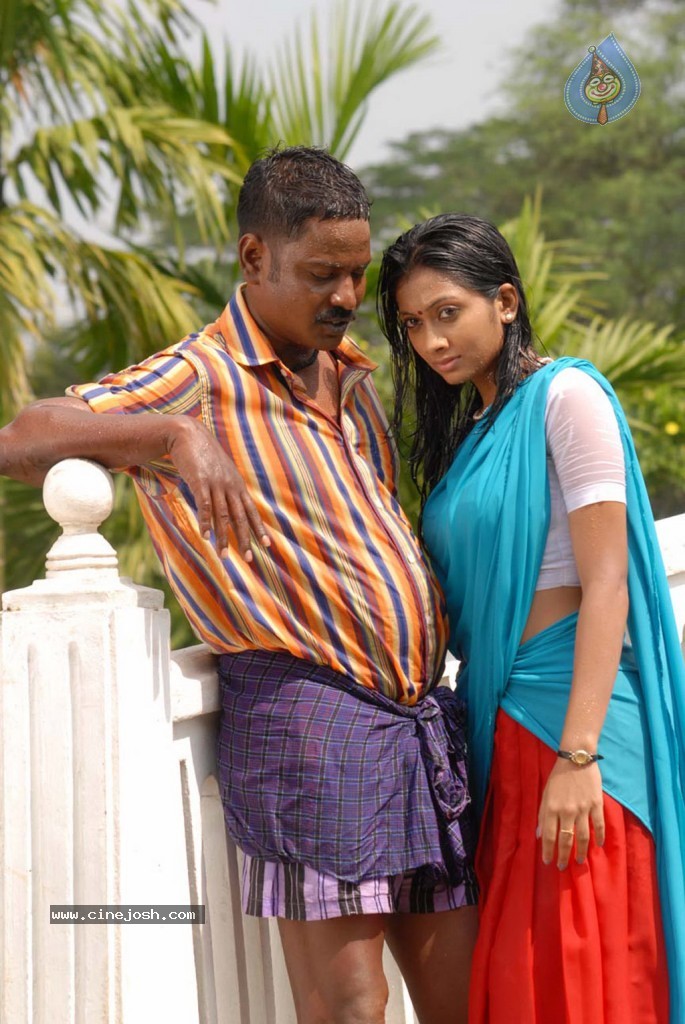 Vettaiyaadu Tamil Movie Hot Stills - 5 / 10 photos