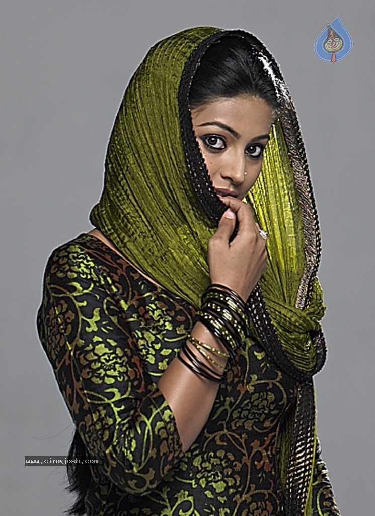 Vidiyal Tamil Movie Hot Stills - 78 / 118 photos