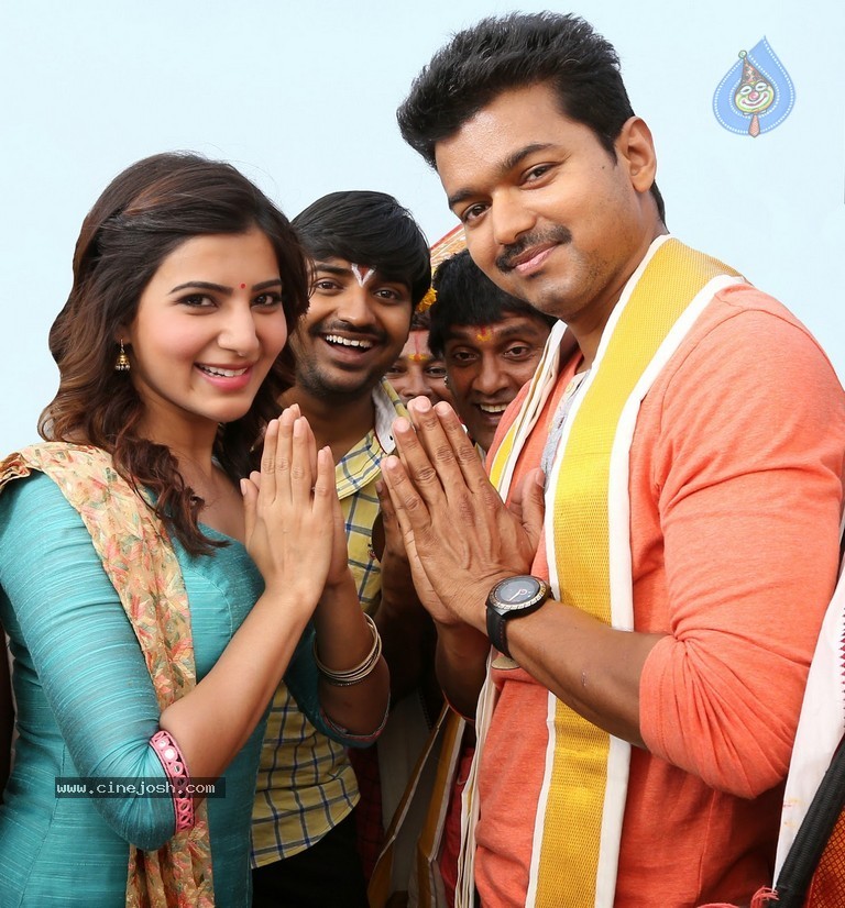 Vijay Kaththi Movie Stills - 7 / 10 photos