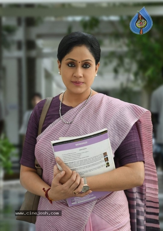 Vijayashanti Stllls - 2 / 2 photos