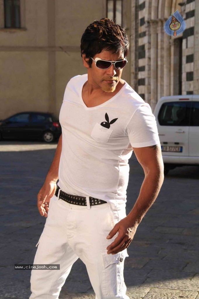 Vikram Stills in Veedinthe Movie - 5 / 84 photos