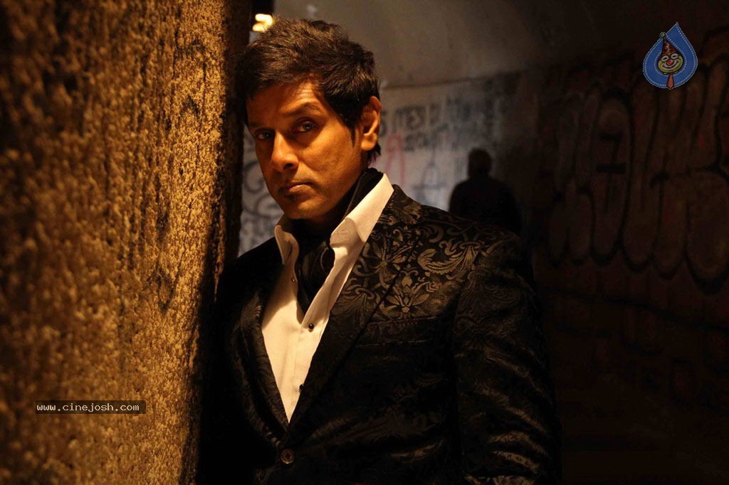 Vikram Stills in Veedinthe Movie - 10 / 84 photos