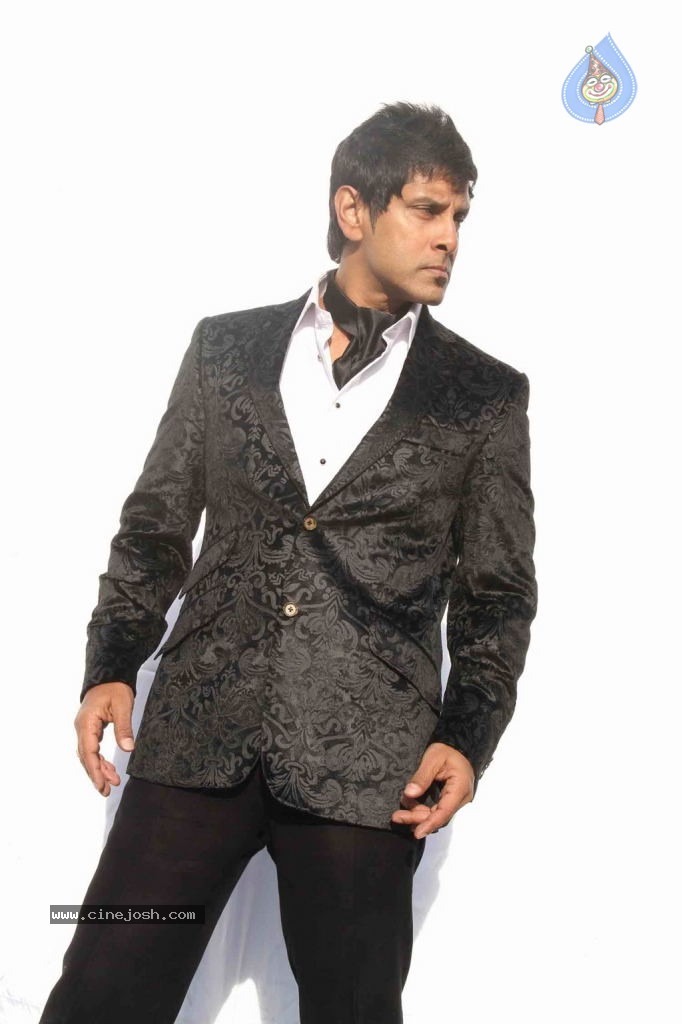 Vikram Stills in Veedinthe Movie - 29 / 84 photos