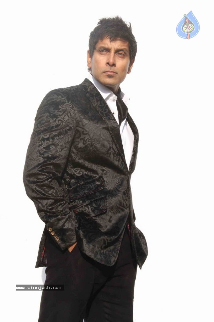 Vikram Stills in Veedinthe Movie - 59 / 84 photos