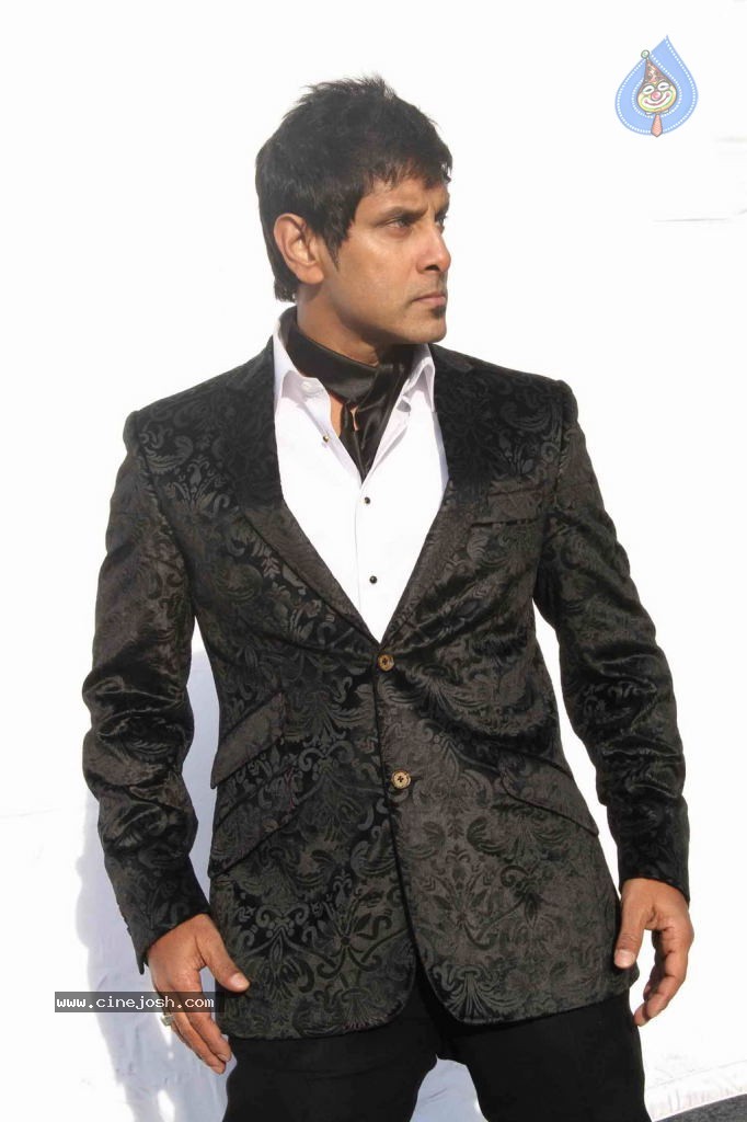 Vikram Stills in Veedinthe Movie - 61 / 84 photos