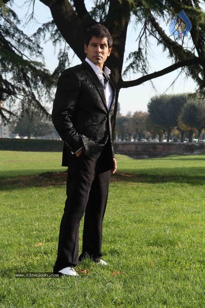 Vikram Stills in Veedinthe Movie - 74 / 84 photos