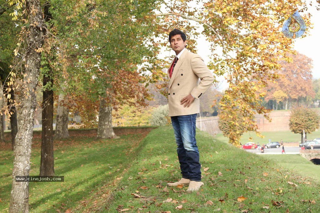Vikram Stills in Veedinthe Movie - 79 / 84 photos