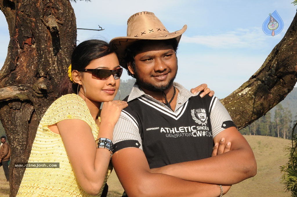 Vilayada Vaa Tamil Movie Stills - 8 / 46 photos