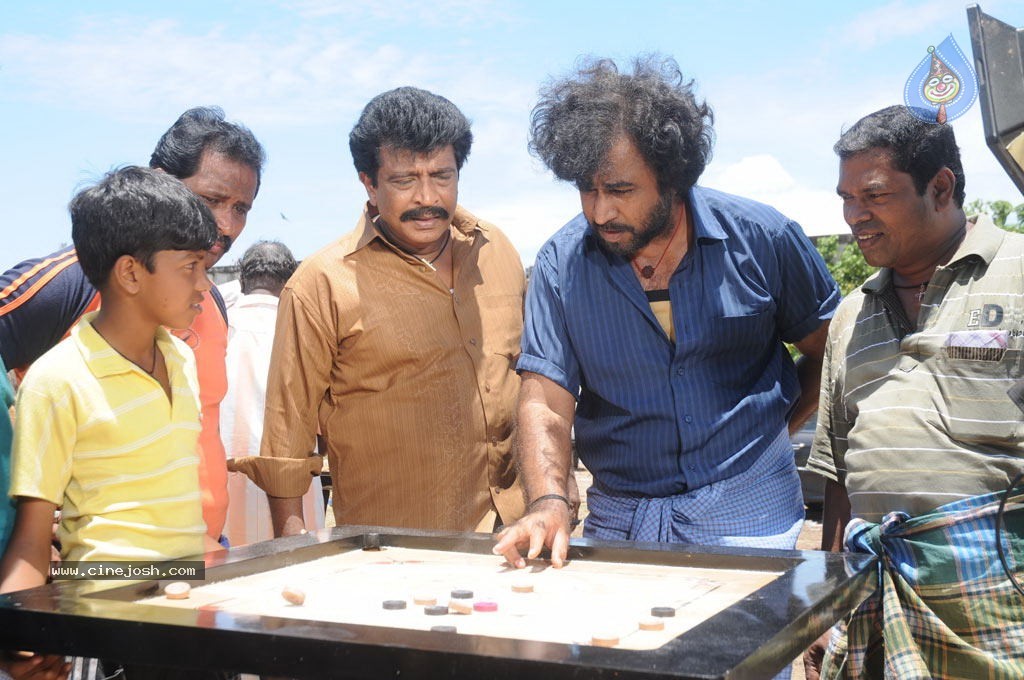 Vilayada Vaa Tamil Movie Stills - 10 / 46 photos