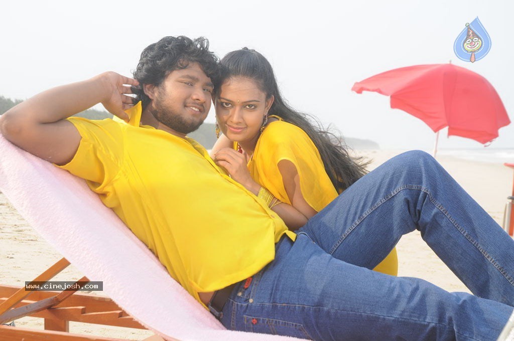 Vilayada Vaa Tamil Movie Stills - 22 / 46 photos