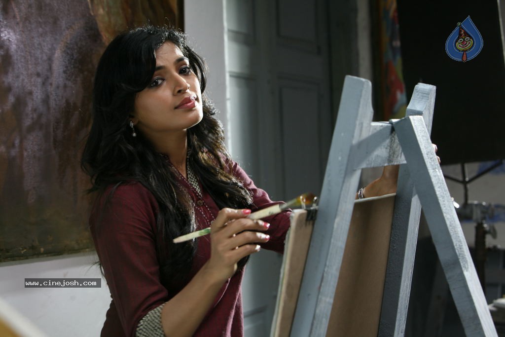 Villa Movie Stills - 2 / 9 photos