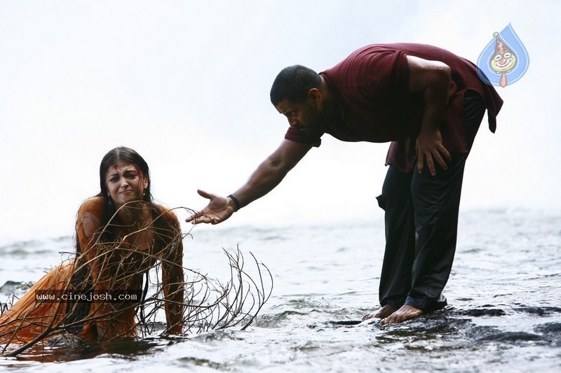 Villain Movie Stills - 12 / 41 photos
