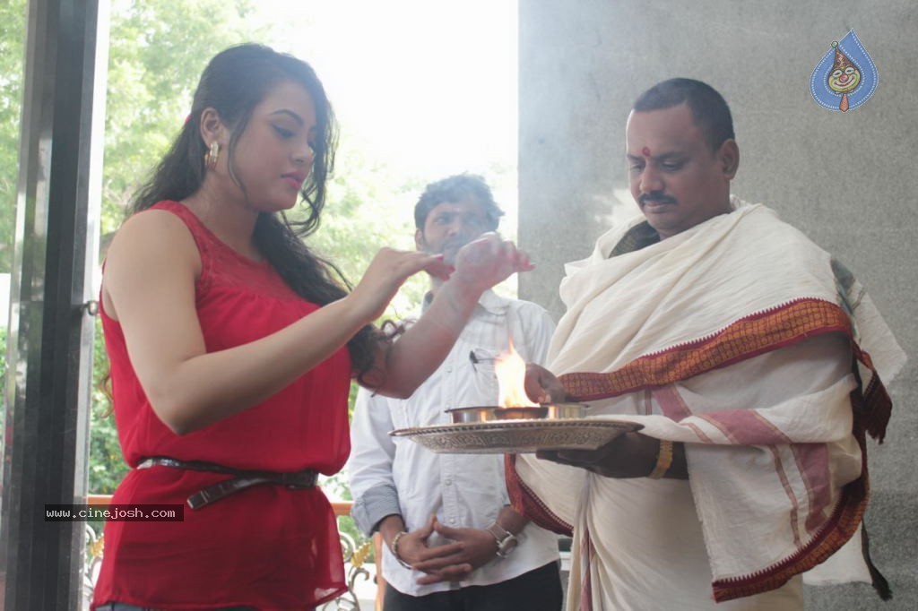 Villangam Tamil Movie Stills - 37 / 58 photos