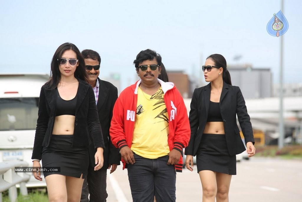 Vinodam 100 Percent Movie Stills - 5 / 30 photos