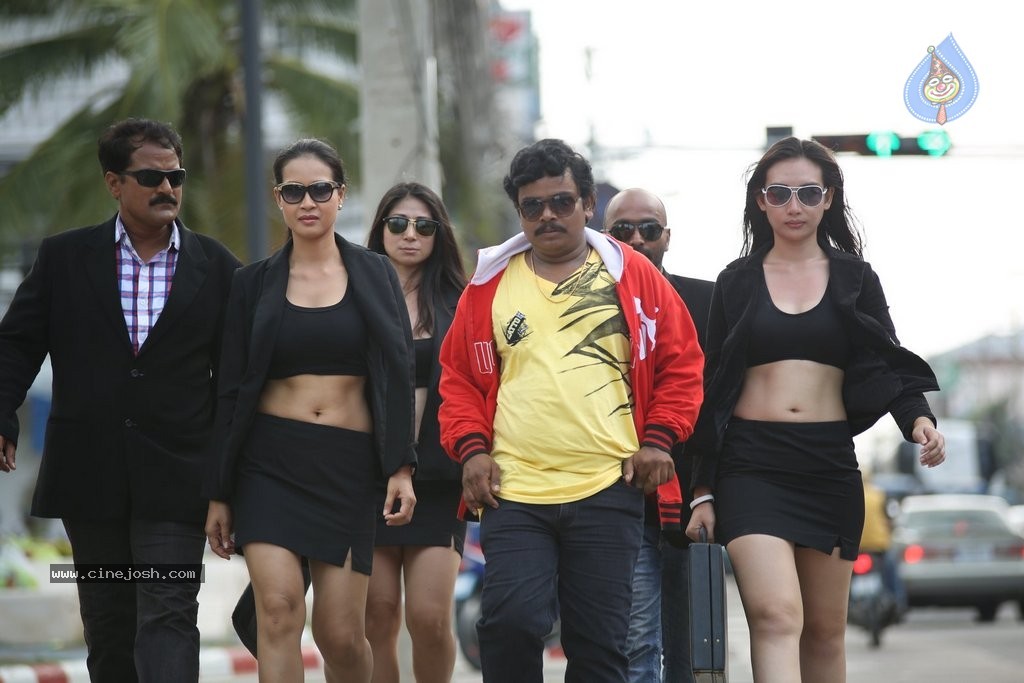 Vinodam 100 Percent Movie Stills - 20 / 30 photos