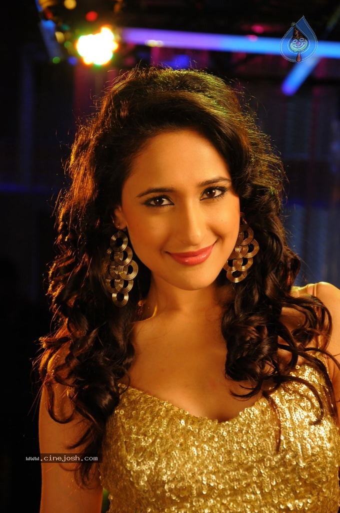 Dega Movie New Stills - 44 / 67 photos
