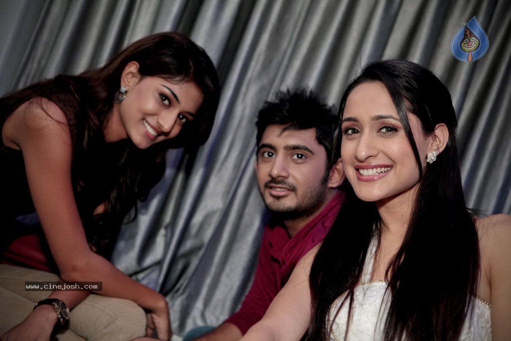 Virattu Tamil Movie Stills - 8 / 28 photos