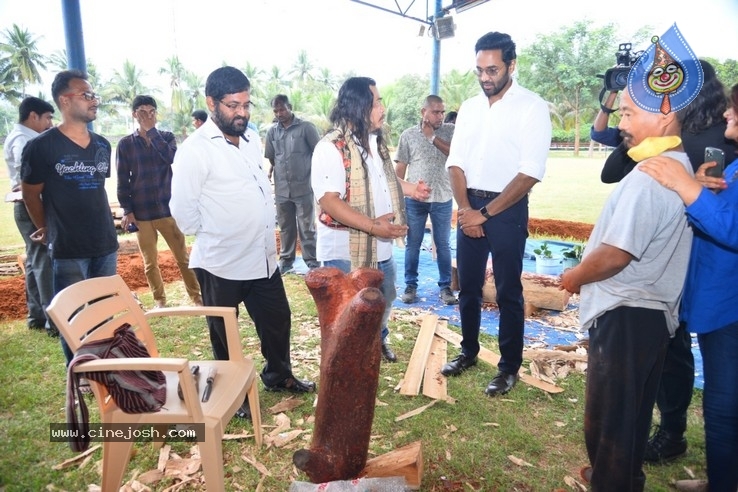 Vishnu Manchu To Host Wood Carving Artists Live Work Jnana In Tirupati - 10 / 17 photos
