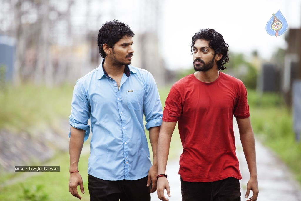 Vundile Manchi Kalam Mundu Munduna Stills - 2 / 11 photos