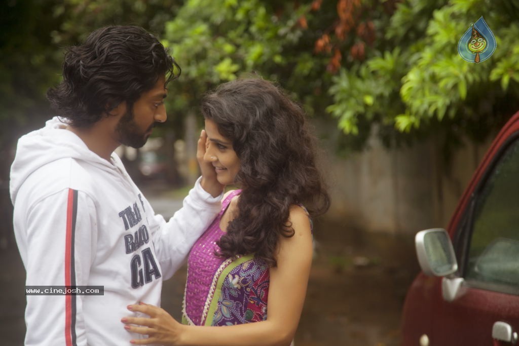 Vundile Manchi Kalam Mundu Munduna Stills - 11 / 11 photos