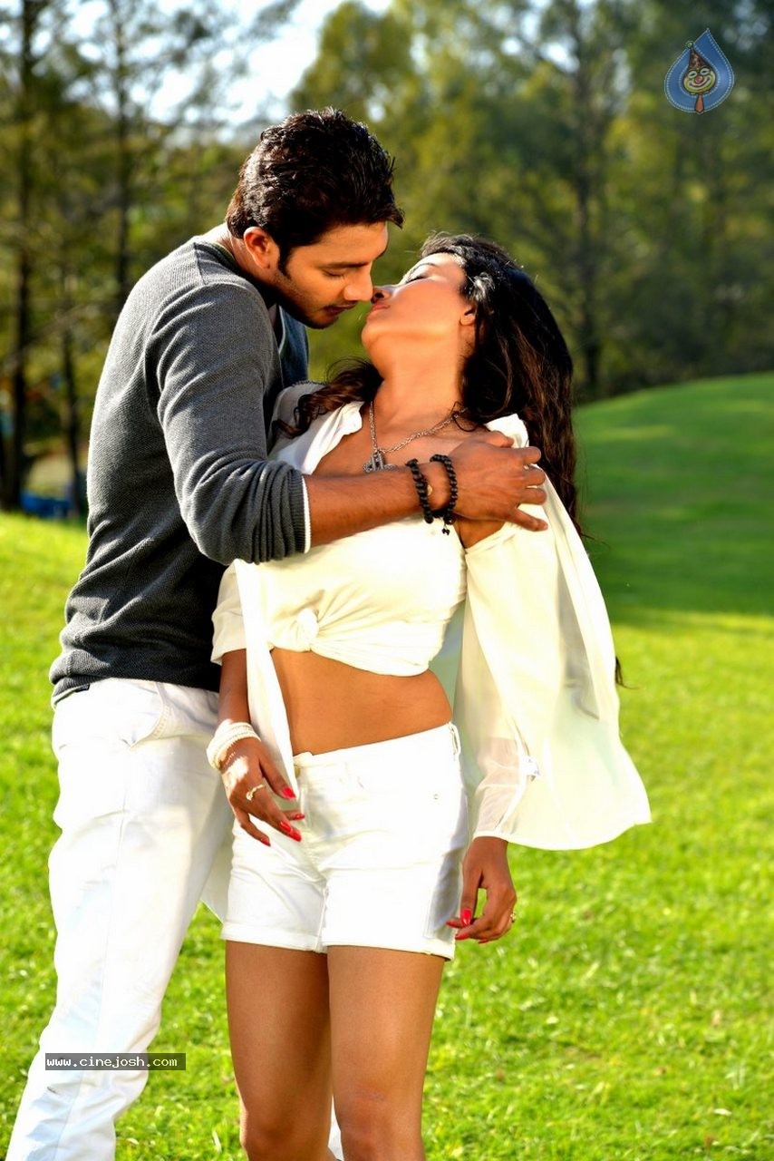 Where is Vidyabalan Movie Gallery - 20 / 109 photos