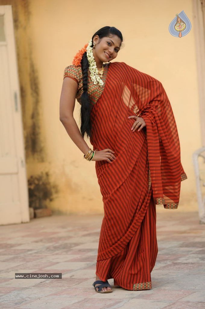 Writer Movie Stills - 18 / 22 photos