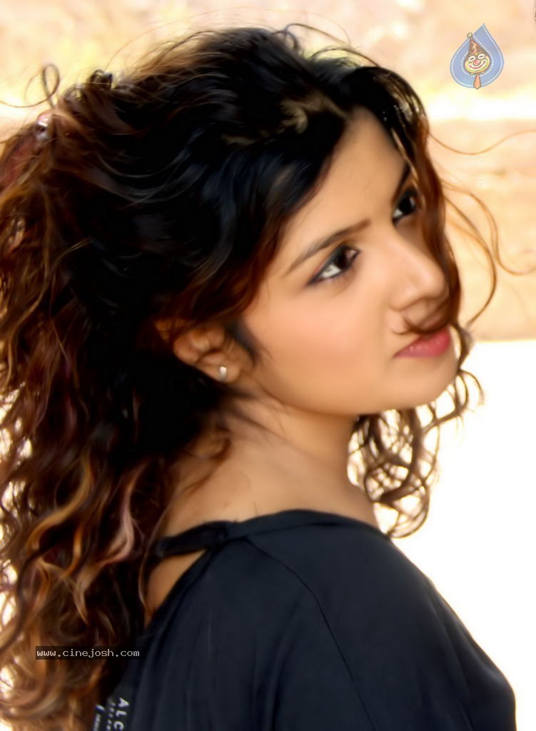 X Girl Friend Stills n Walls - 2 / 76 photos