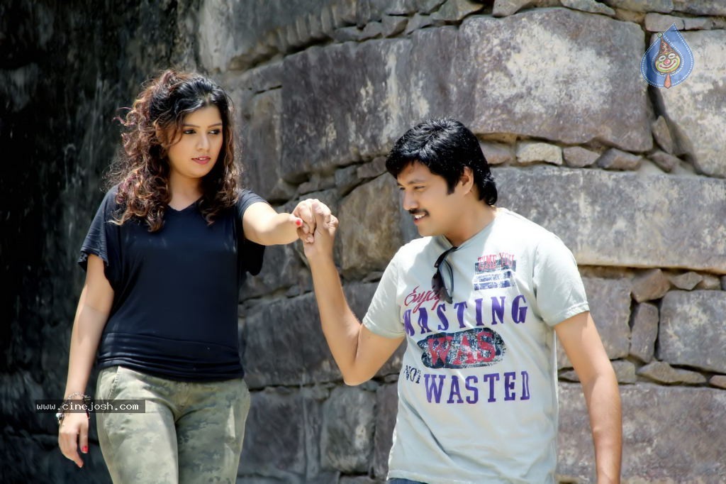 X Girl Friend Stills n Walls - 17 / 76 photos
