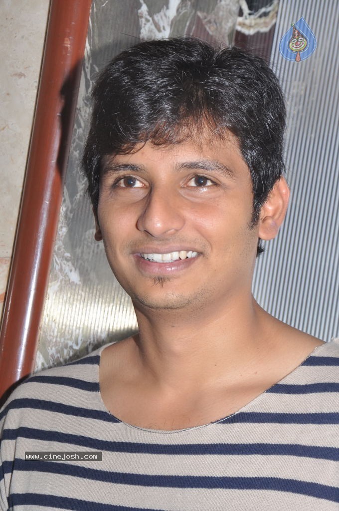 Yaan Tamil Movie Stills - 14 / 46 photos