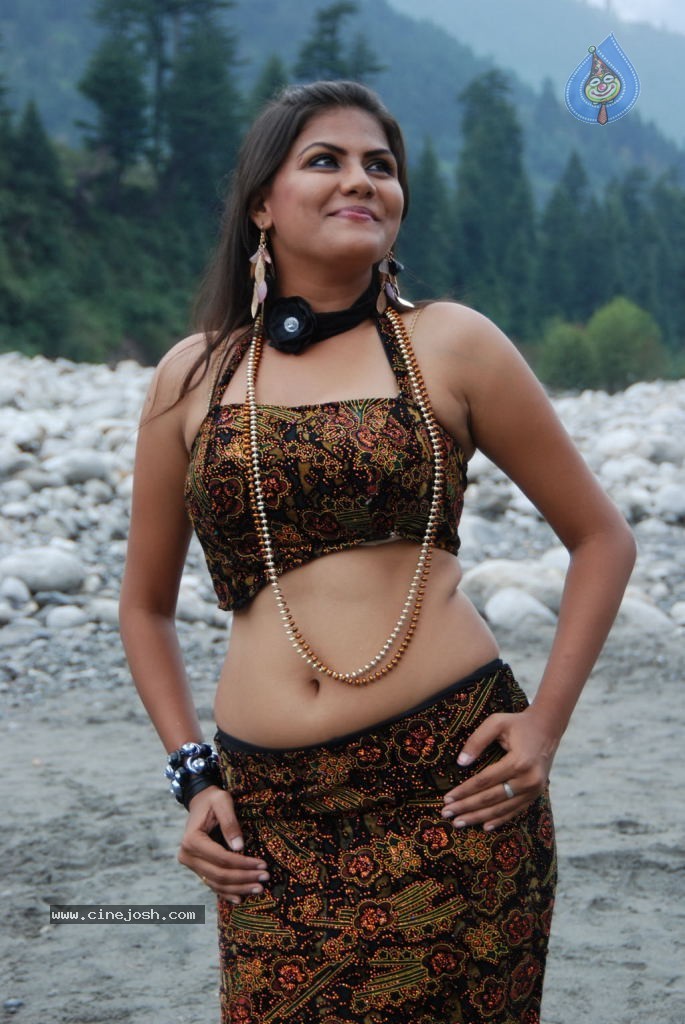 Yaarathu Tamil Movie Hot Stills - 2 / 40 photos