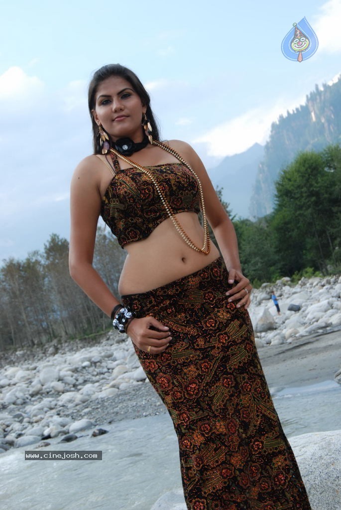 Yaarathu Tamil Movie Hot Stills - 21 / 40 photos