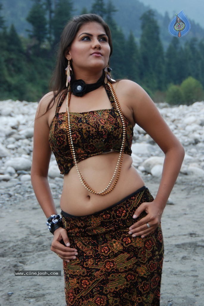 Yaarathu Tamil Movie Hot Stills - 29 / 40 photos