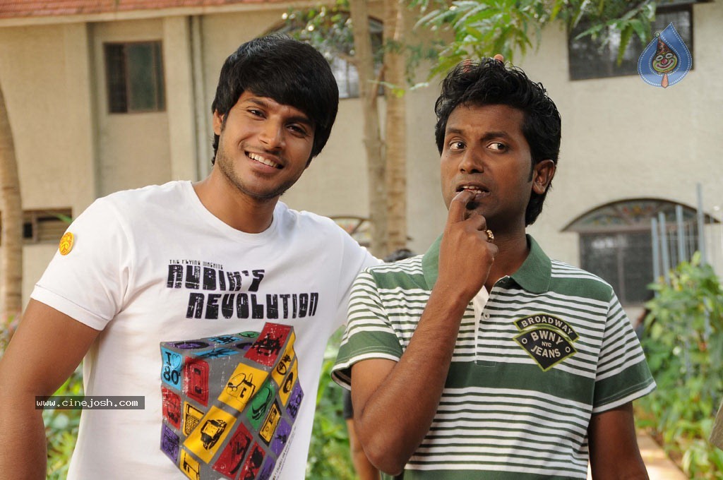 Yaaruda Mahesh Tamil Movie Stills - 7 / 11 photos
