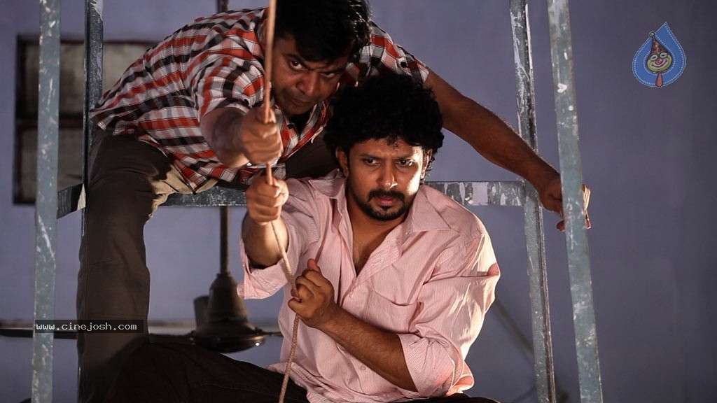 Yaarukku Theriyum Tamil Movie Hot Stills - 23 / 32 photos