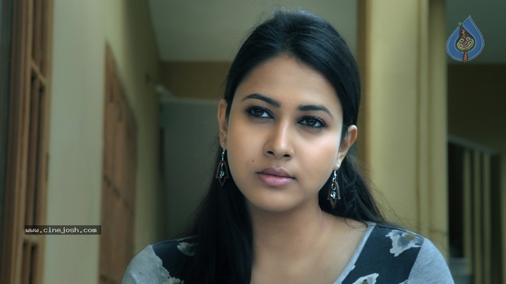 Yamini Chandrasekhar Movie Stills - 74 / 97 photos
