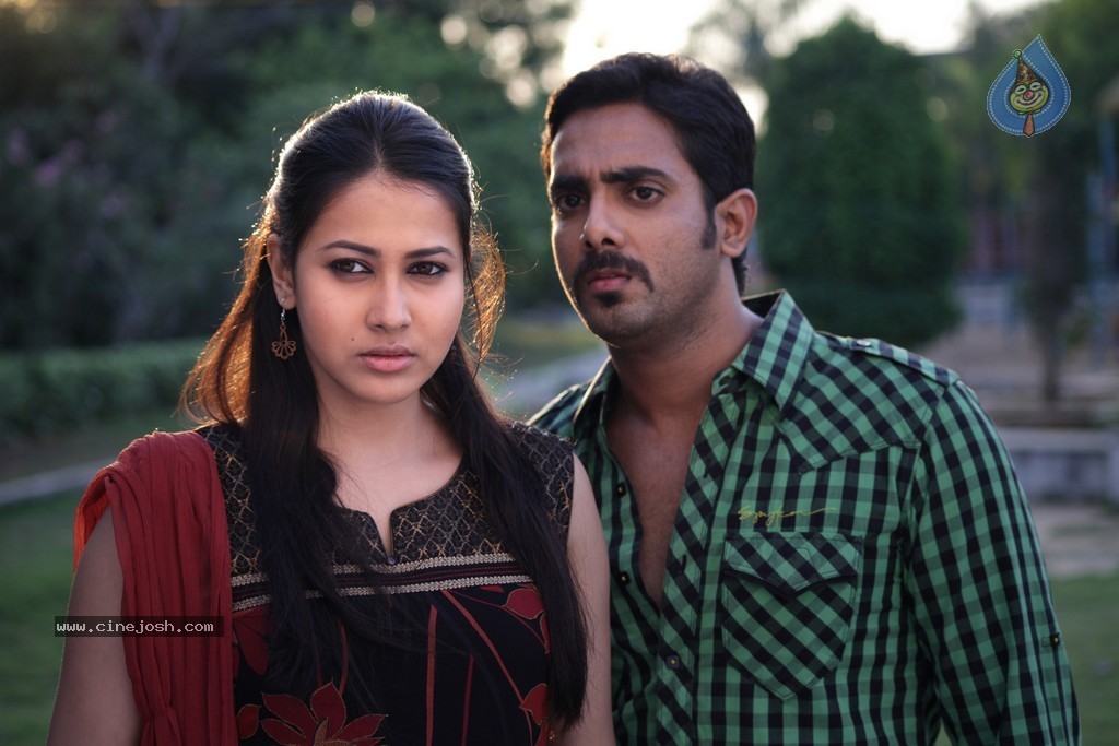Yamini Chandrasekhar Movie Stills - 83 / 97 photos