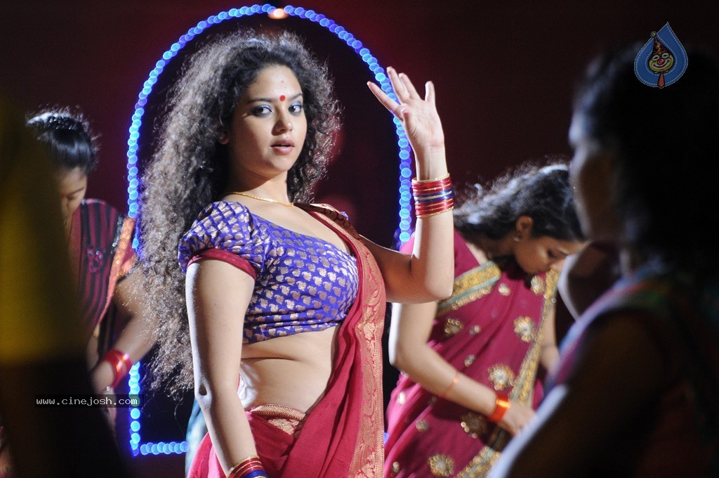 Yamuna Tamil Movie Stills - 43 / 75 photos