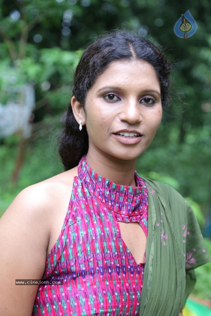 Yaro Oruvan Tamil Movie Stills - 39 / 43 photos