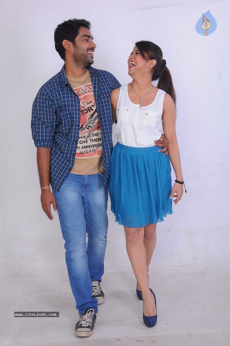 Yavum Kadhale Tamil Movie Stills - 18 / 29 photos