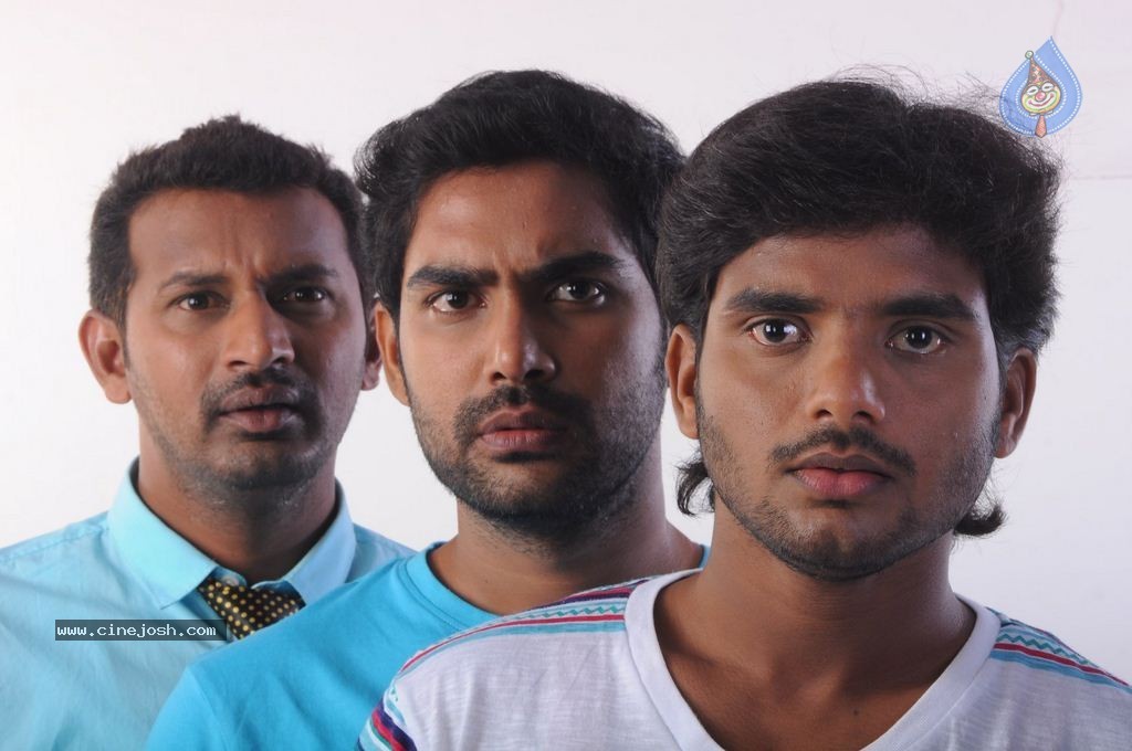 Yavum Kadhale Tamil Movie Stills - 26 / 29 photos