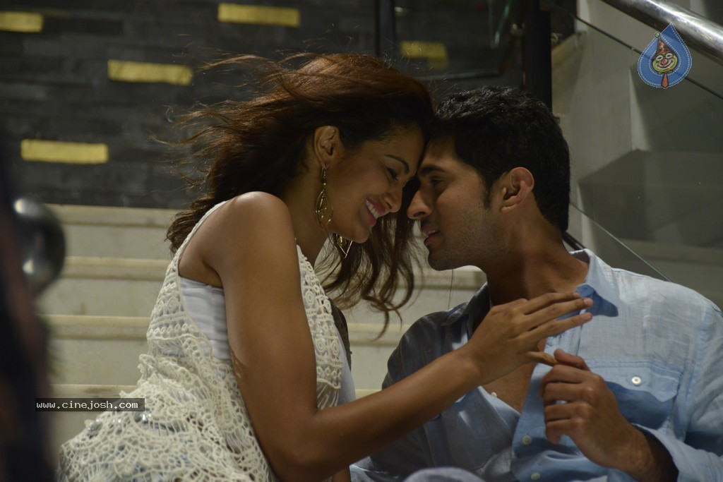 Yavvanam Oka Fantasy Movie Stills - 9 / 11 photos