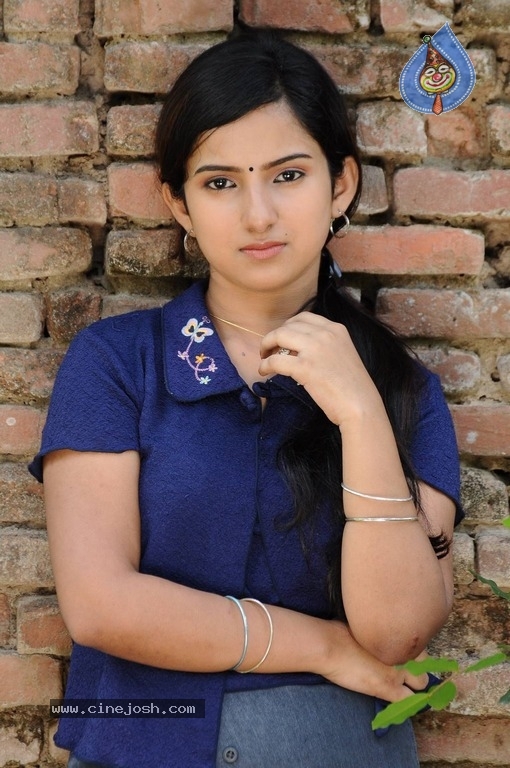 Yazh Movie Stills - 23 / 32 photos