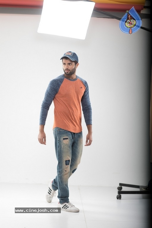 Ye Mantram Vesave Movie Stills - 20 / 21 photos