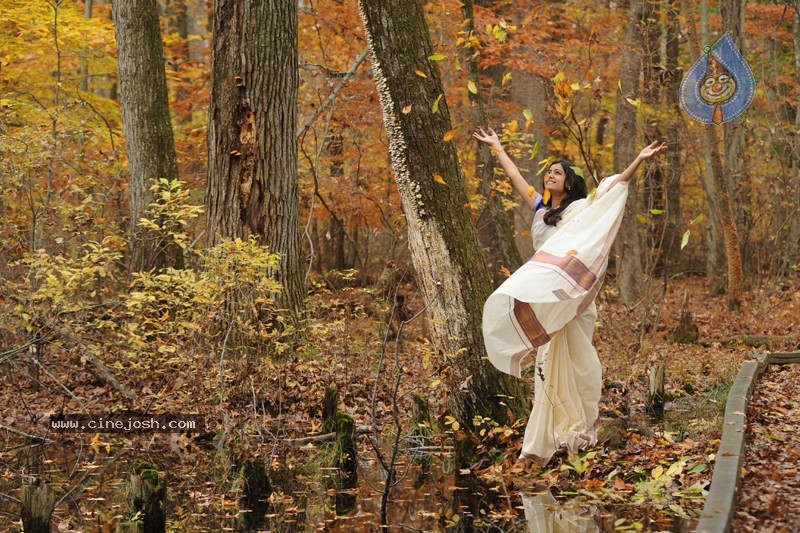 Yemaaya Chesave Movie New Stills - 26 / 30 photos