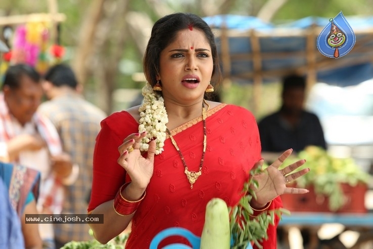 Yerra Cheera Movie Stills - 7 / 9 photos